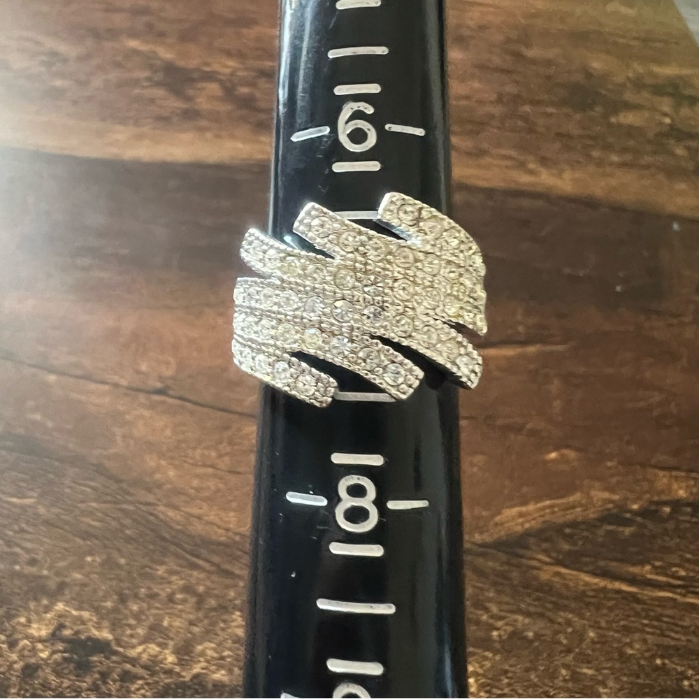 Vintage Avon Bague Jolie Main Ring Silver Tone With Rhinestones Size 7